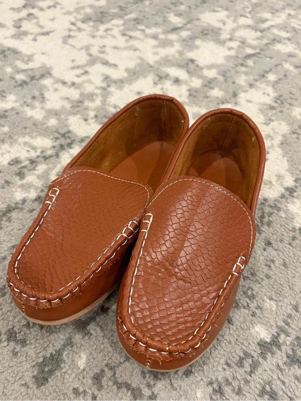 Kids Brown Slip-On Loafers Boys size 1 dress brown/tan
